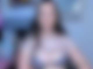 Live cam show with Angela - Amateur Brown Hair on livesuperchat.net
