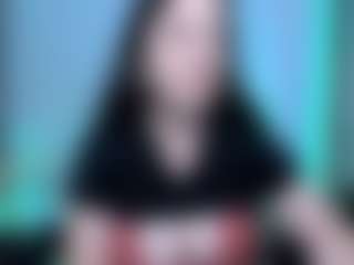 Live cam show with Angela - Amateur Brown Hair on Big Tits