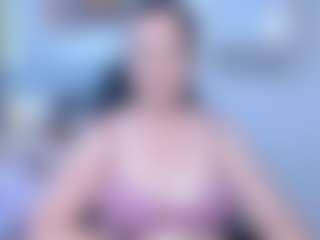 Live cam show with Angela - Amateur Mature on StripNow