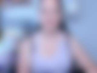 Live cam show with Angela - Amateur Brown Hair on Camsoda