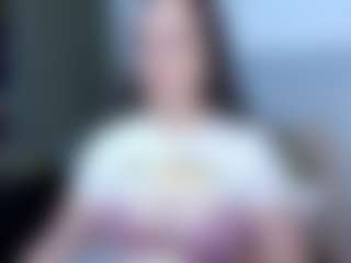 Live cam show with Angela - Amateur Brown Hair on Camsoda
