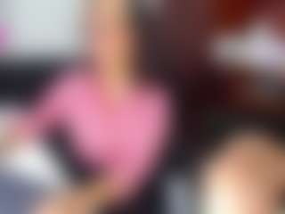 Live cam show with nicolewayy - Brown Hair on Camsoda