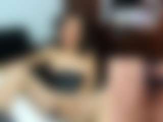 Live cam show with nicolewayy - Striptease MILF on LiveSexCams6