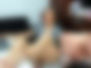 Live cam show with nicolewayy - Skinny MILF on Dare Cams