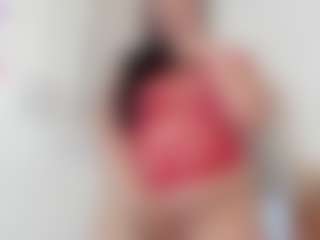 Live cam show with CailynHot - Latina MILF on Dare Cams