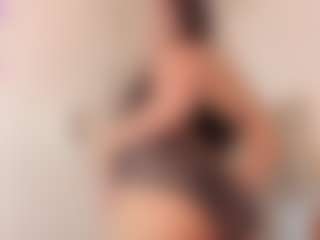 Live cam show with CailynHot - Bedroom Mature on Camming Site