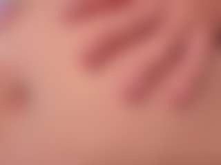Live cam show with CailynHot - Bedroom Mature on madthumbs