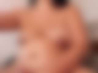 CailynHot MILF webcam performer live streaming