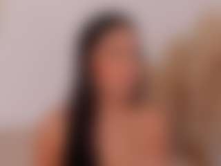 Dezzire's Live Sex Cam Show