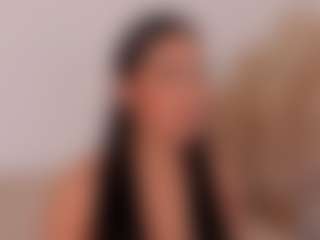 Dezzire's Live Sex Cam Show