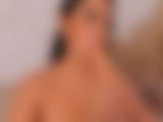 Dezzire's Live Sex Cam Show
