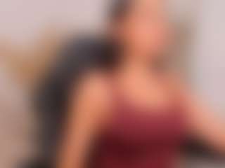 Dezzire's Live Sex Cam Show