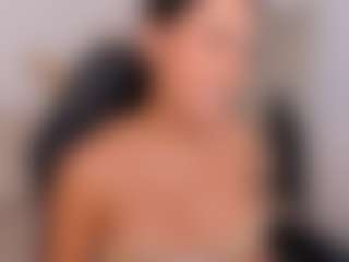 Dezzire's Live Sex Cam Show