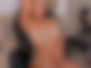 Dezzire's Live Sex Cam Show