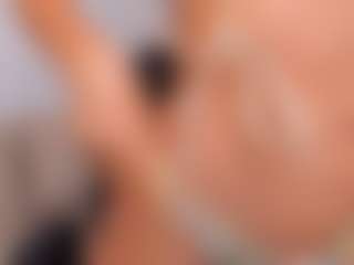Live-camshow met Dezzire - Squirt Big Tits op Camsoda