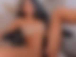 Dezzire's Live Sex Cam Show