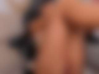 Dezzire's Live Sex Cam Show