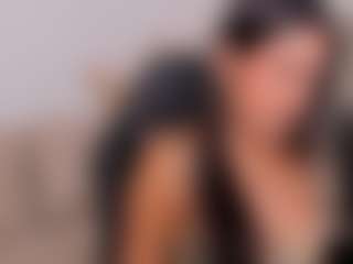 Dezzire's Live Sex Cam Show
