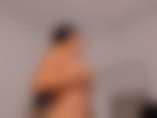 Dezzire's Live Sex Cam Show