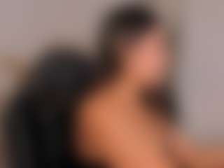Dezzire's Live Sex Cam Show