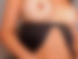 Dezzire's Live Sex Cam Show