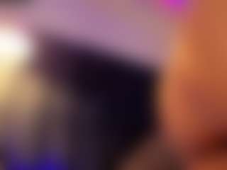 Live cam show with Nayla Potter - Average on Camsoda