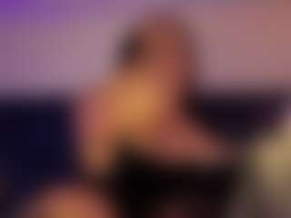 Live cam show with Nayla Potter - Athletic Ebony on LiveSexCams6