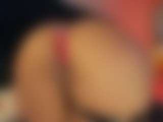 Live cam show with Nayla Potter - Dildo Or Vibrator on Gym Cam Girls