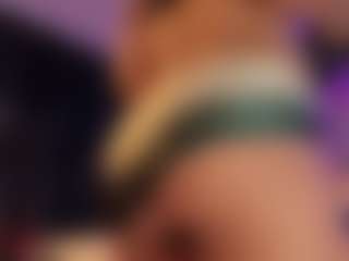 Live cam show with Nayla Potter - Fingers on Camsoda