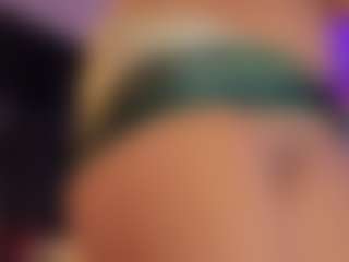 Live cam show with Nayla Potter - Black Squirt on pussylord.com