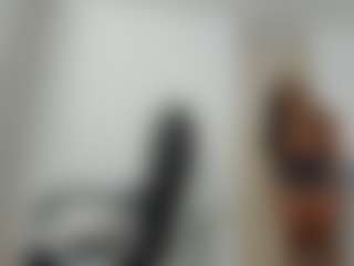 Live cam show with charlotte-tillerx - Brown Hair on Camsoda