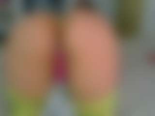 Elianabortt MILF webcam performer live streaming