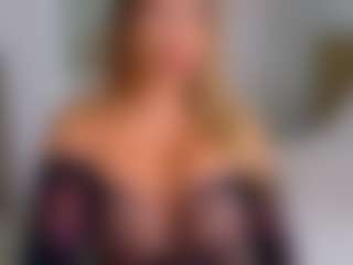 Elianabortt's Live Sex Cam Show