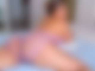 Elianabortt MILF webcam performer live streaming