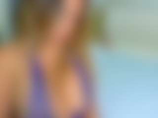 Live cam show with Elianabortt - Student on Soda Cam