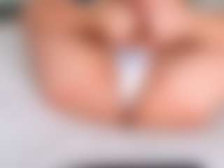 Elianabortt's Live Sex Cam Show