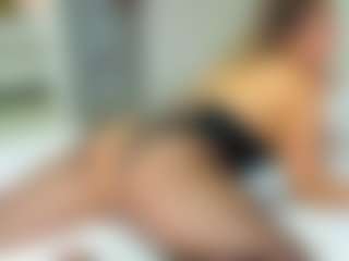 Elianabortt's Live Sex Cam Show