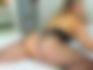 Elianabortt's Live Sex Cam Show