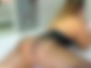 Elianabortt's Live Sex Cam Show
