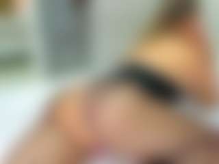 Elianabortt's Live Sex Cam Show