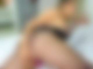 Elianabortt's Live Sex Cam Show