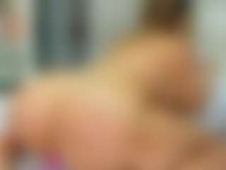 Elianabortt's Live Sex Cam Show