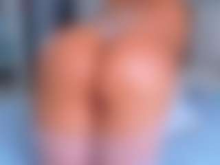 Elianabortt's Live Sex Cam Show