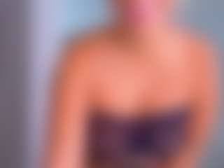 Live cam show with Elianabortt - Spread on Gym Cam Girls
