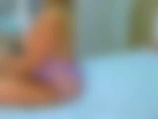 Live cam show with Elianabortt - Student on Camsoda