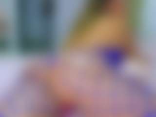 Elianabortt MILF webcam performer live streaming