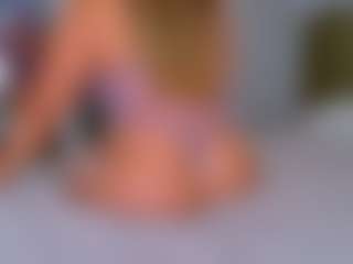Elianabortt's Live Sex Cam Show