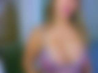 Show de cam en vivo con Elianabortt - Student en Camsoda