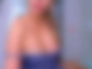 Elianabortt's Live Sex Cam Show