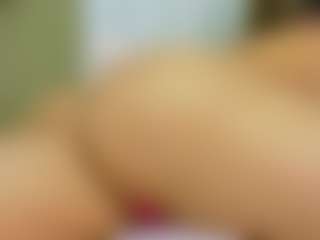 Live cam show with Elianabortt - Gamer MILF on Camming Site